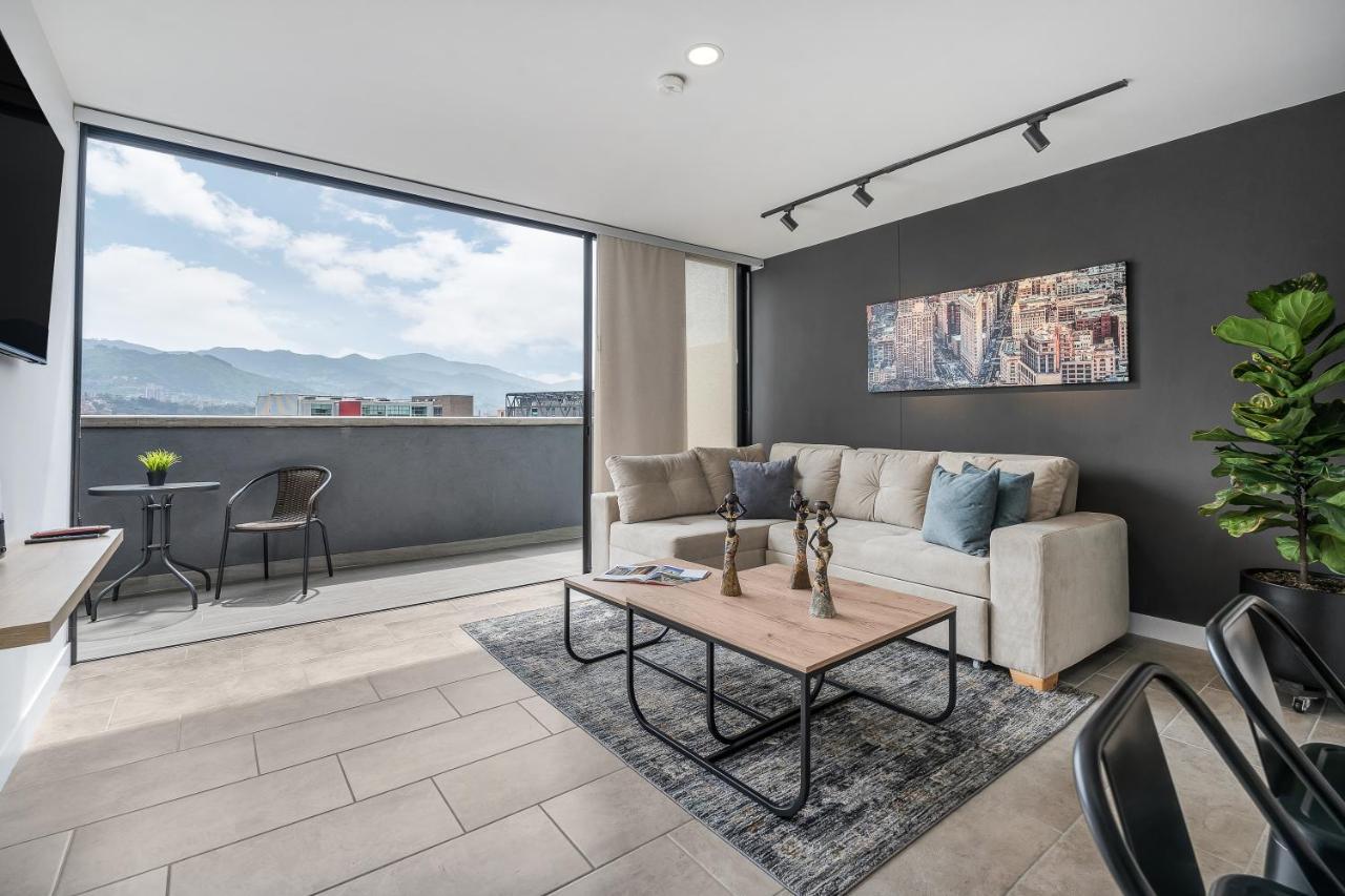 Apartamentos Go Living & Suites By Housy Host Medellín Exterior foto