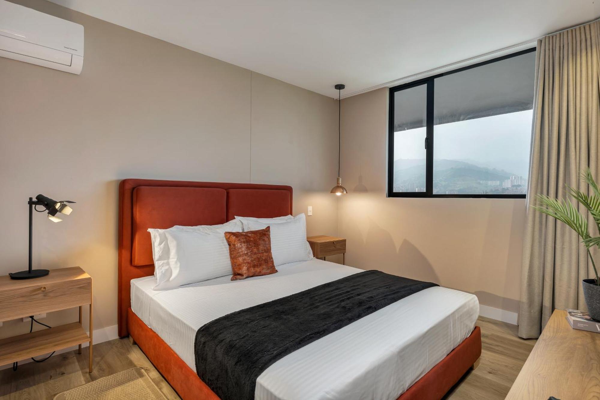 Apartamentos Go Living & Suites By Housy Host Medellín Exterior foto